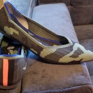 ***SOLD*** EUC Rothy's Olive Camo size 7